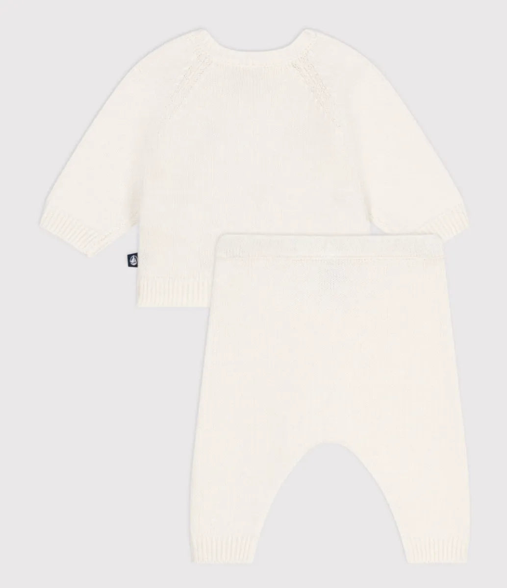 Petit Bateau Tweedelig gebreid babysetje met geborduurde hartjes