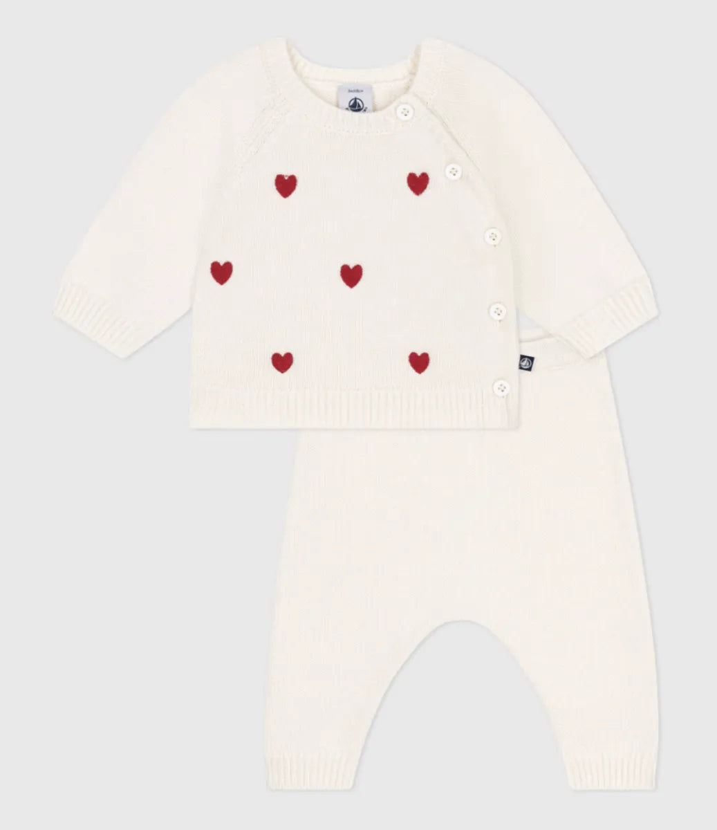 Petit Bateau Tweedelig gebreid babysetje met geborduurde hartjes