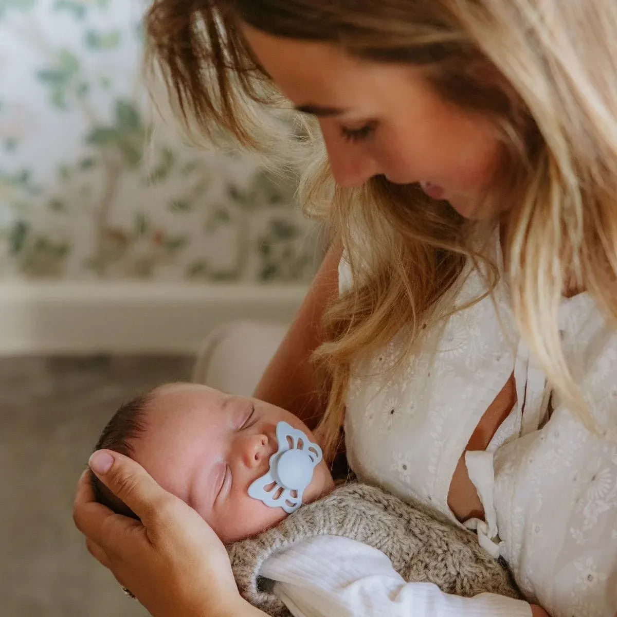 Mushie Baby's First Pacifier Fopspenen Set - Powder Blue