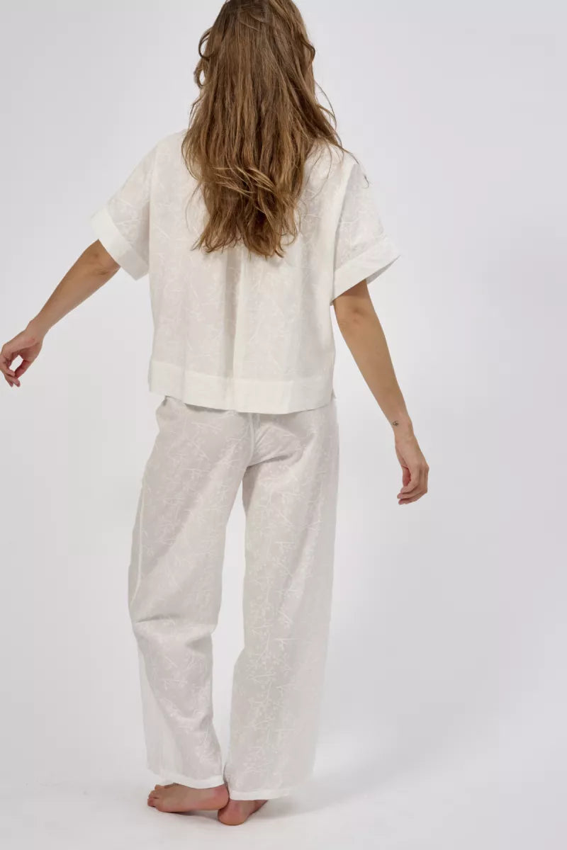 Dorelit Pyjama - Wit Geborduurd Bloemetje